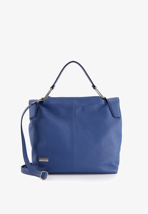 Blaues Lederhandtasche mit strukturiertem Finish, ausgestattet mit einem langen Tragegurt und einem kürzeren Griff, akzentuiert mit silbernen Beschlägen und Markenlogo.