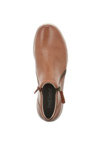 Ruske nahkasaapad nilkusele, sivuvetimellä, pyöristetty kärki ja minimalistinen muotoilu. Ominaisuuksiin kuuluu teksturoitu pinta ja kontrastivärinen vaaleanvärinen pohja.