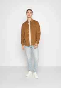Barbour RAMSEY TAILORED - Overhemd - tan