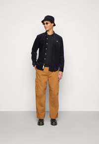 Carhartt WIP MADISON SHIRT - Overhemd - dark navy/wax
