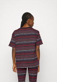 Monki T-shirt estampada - black