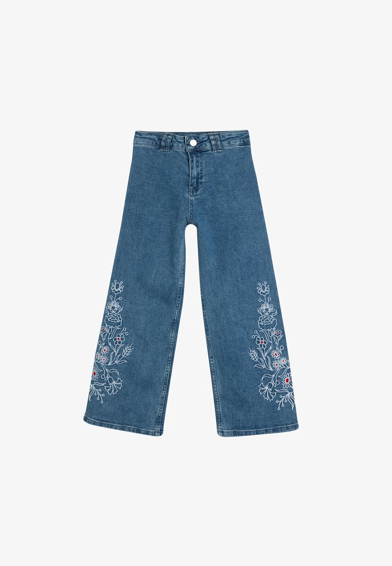 Jeans de mezclilla azul de pierna ancha con bordados florales en blanco y rojo en ambas piernas, que cuentan con una cinturilla estándar y un cierre de botón.