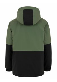 Veste à capuche avec une finition mate, divisée en sections vert olive et noir. Elle présente des poignets élastiques et un design épuré.