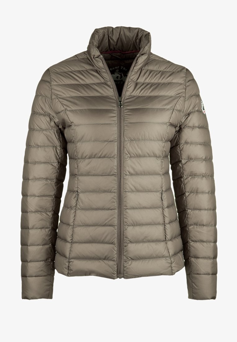 Gewatteerd, lichtgewicht jack in licht taupe, met een hoge kraag, volledige ritssluiting en horizontale stiksels voor isolatie.