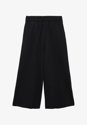 Czarne szerokie spodnie wykonane z fakturowanej tkaniny, z elastycznym pasem, charakteryzujące się luźnym krojem i brakiem widocznych wzorów czy metalowych elementów.