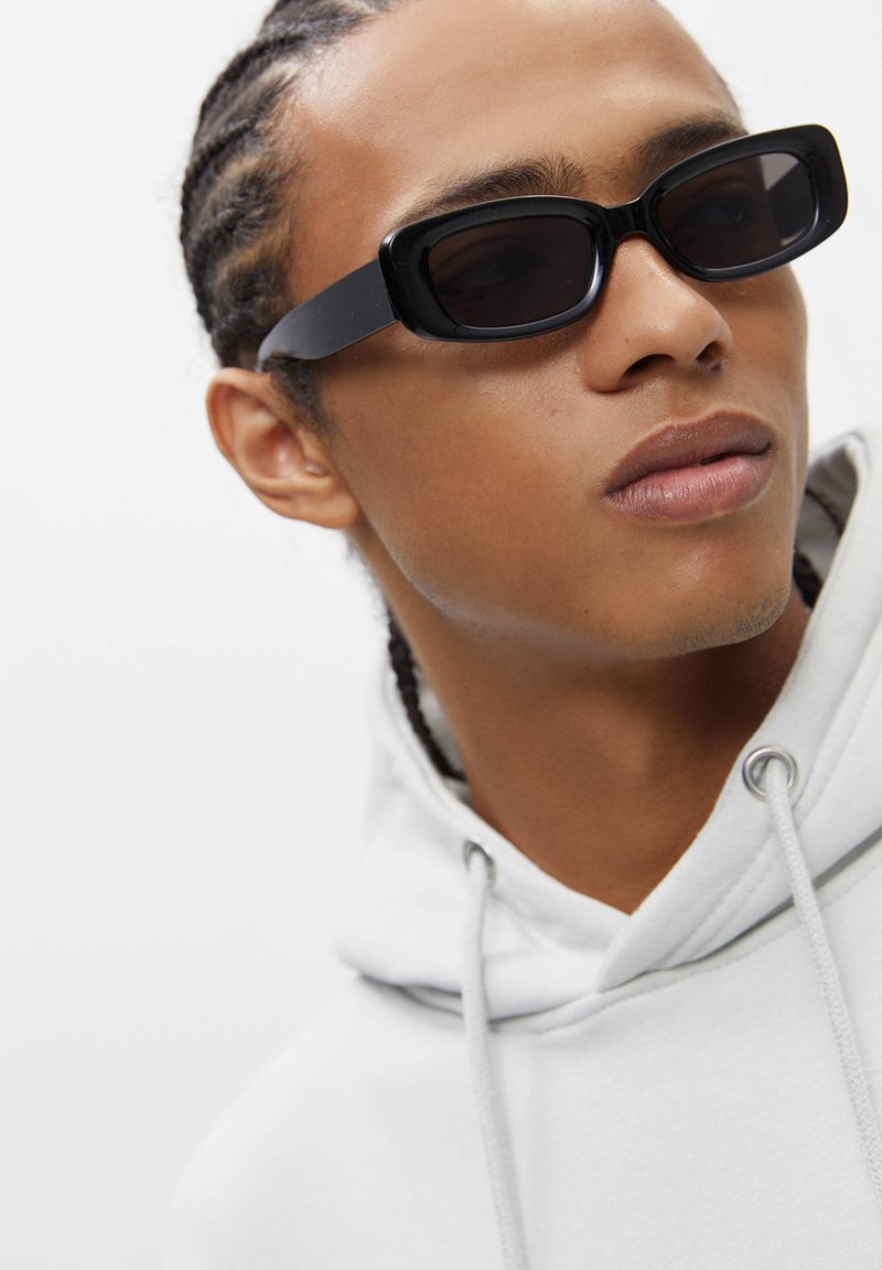 pull and bear occhiali