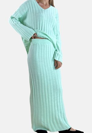 LANGESSET - Striktrøje - grün