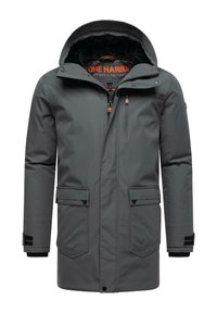 Grå vattentät parka-jacka med huva, dragkedjor, två stora framlommor och svarta ärm-accenter. Interiören har orange logotyp.