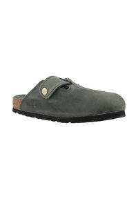 Graue Leder-Slipper mit runder Zehenpartie, verstellbarem Riemen und Korkfußbett. Mit strukturiertem Profil für Grip und einem minimalistischen Design.