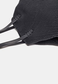 Bata Tote bag - nero lucido
