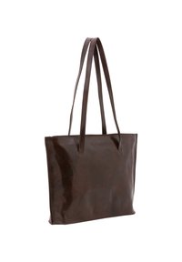 Bruine leren tote bag met lange, platte riemen. Gladde, glanzende oppervlakte, rechthoekige vorm en minimalistisch ontwerp. Geen zichtbare hardware of accenten.