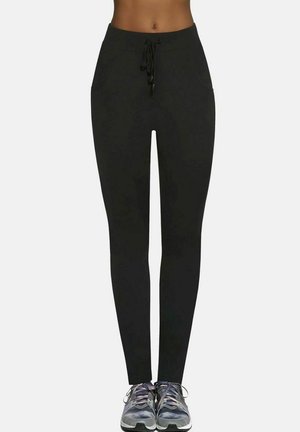 - Spodnie treningowe