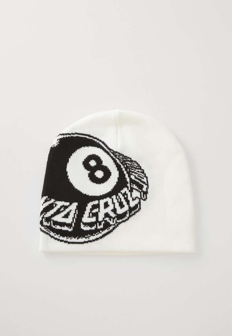 Gorro de punto en blanco con un gráfico de bola ocho negro y texto en negrita, textura suave, forma redonda y un ajuste ceñido.