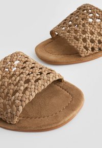 Next FOREVER COMFORT WEAVE - REGULAR FIT - Riemensandalette - tan brown