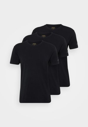 Camisetas de algodón negras, de cuello redondo, de mangas cortas, corte clásico. Pack de tres con sutiles acentos de marca en la manga y la etiqueta.