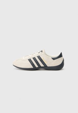 HANDBALL SPEZIAL LO PRO W - Treniņu apavi - core white/core black/gold-coloured