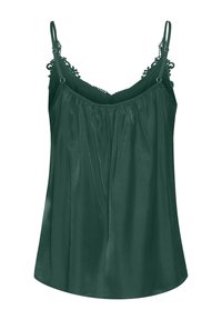 Temno zelena satenasta camisola z nastavljivimi naramnicami, čipkastim okrasom ob vratu in ohlapno, nabranimi kroji za udobje.