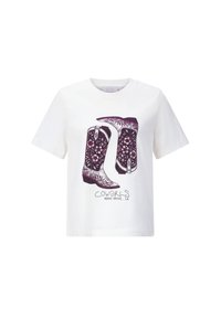 Camiseta blanca con un gráfico de botas de vaquero moradas con patrones florales. El texto debajo dice "COWGIRLS RODEO DRIVE, LA."