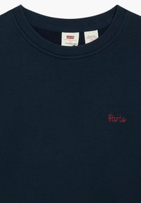 Navyblauwe sweatshirt gemaakt van zacht katoen; voorzien van geborduurde rode tekst "Paris" op de borst; standaard pasvorm met ronde hals.