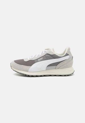 ROAD RIDER UNISEX - Sneaker low - cast iron/white