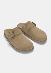 PULL&BEAR WITH BUCKLE - Natikače - brown