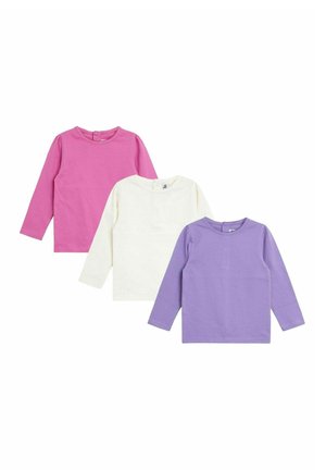 Drei Langarm-Kinderhemden in Rosa, Weiß und Lavendel nebeneinander auf einem weißen Hintergrund angeordnet.