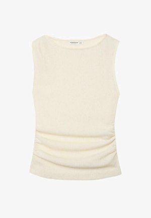 Ärmelloses, beiges, geripptes Strickoberteil mit rundem Ausschnitt und leichter Raffung an den Seiten, flach auf weißem Hintergrund liegend.