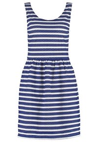 Robe sans manches rayée bleu marine et blanche avec un corsage ajusté, taille froncée et jupe évasée. Fabriquée à partir d'un tissu texturé.