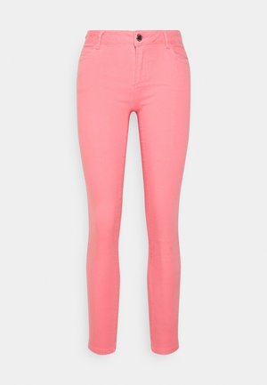 Roze katoenmengsel skinny jeans met een gladde textuur, voorzien van een sluiting met knoop aan de voorkant, riemlussen en vier zakken.