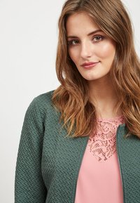 VILA VINAJA NEW - Giacca leggera - pine grove