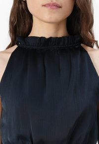 Thumbnail Image 7