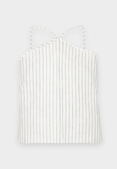 Top de tirantes blanco con delgadas rayas verticales negras. Cuenta con un cuello halter con tirantes entrelazados y un dobladillo recto. Textura ligera y suave.