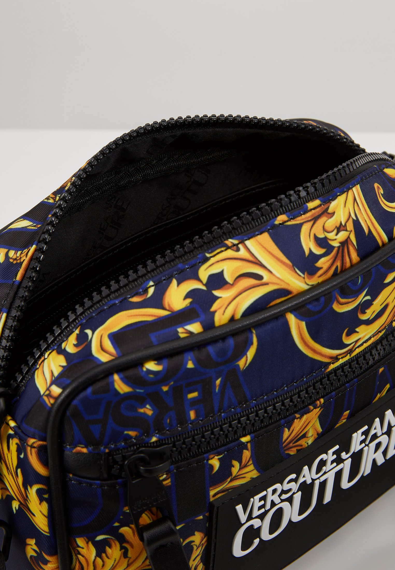 Versace Jeans Couture Skulderveske navygold Zalando.no Versace Jeans Couture Skulderveske navygold Zalando.no