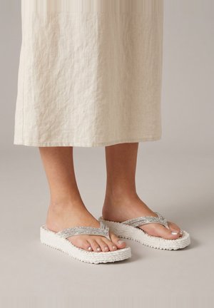 Ilse Jacobsen, Sandalias de dedo - sahne
