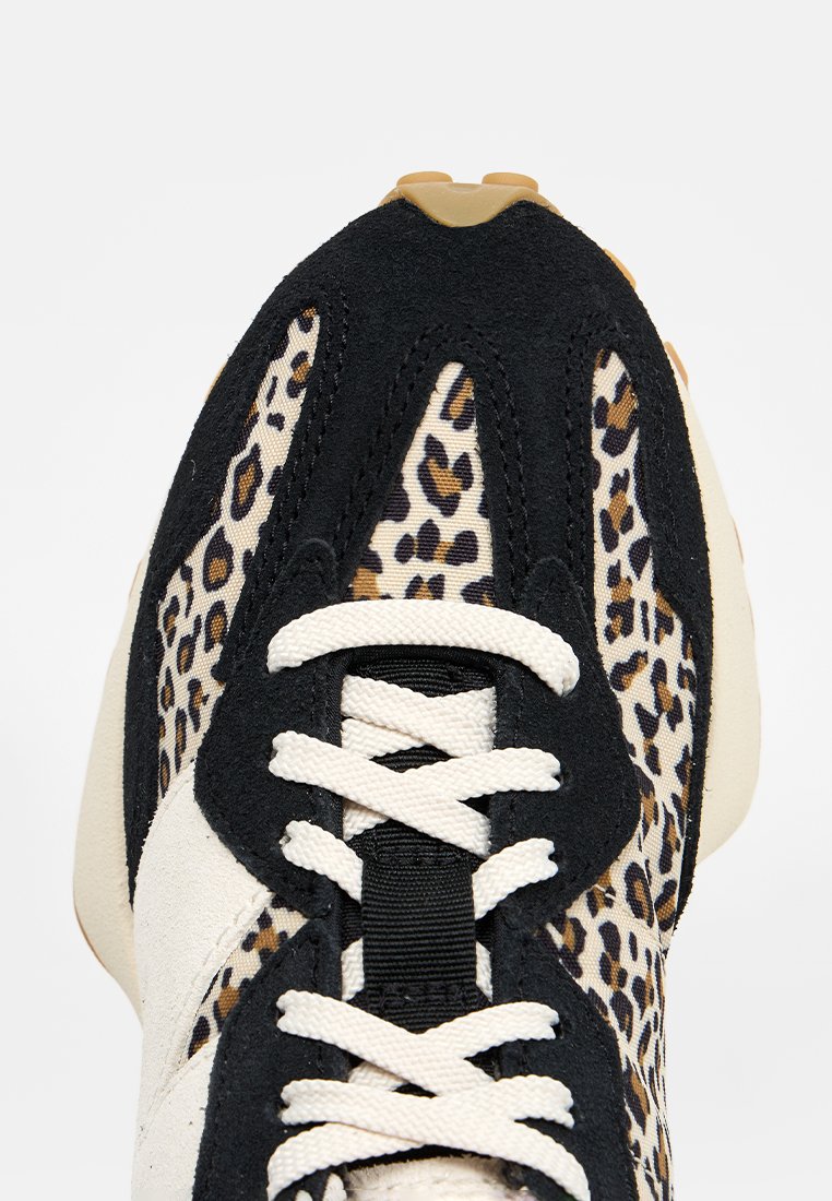 Sneaker low
