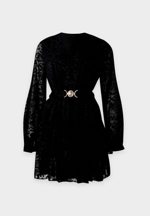 Guess, CLARISSE BELTED FLARE DRESS - Дневна рокля - jet black