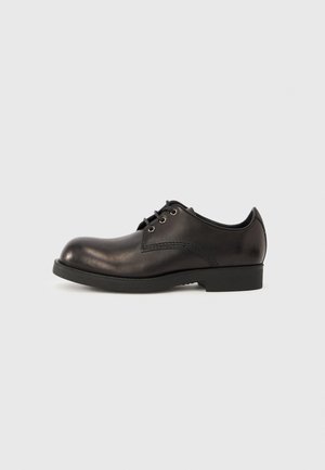 Derbies - black