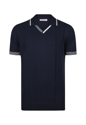 Granatowa koszulka polo z krótkim rękawem i dekoltem w serek, z białymi akcentami na kołnierzyku i rękawach oraz teksturowanym paskiem po jednej stronie.