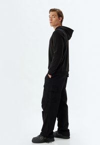 Thumbnail Image 4
