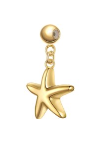 Ciondolo a forma di stella marina dorata con una finitura liscia e un piccolo attacco ovale. Presenta un design a catena che collega il ciondolo all'attacco.