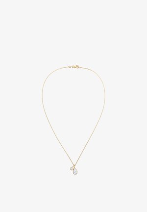Delikat halskæde i guldbelagt kæde med to klare ædelstensvedhæng, ét rundt og ét dråbeformet, på en hvid baggrund.