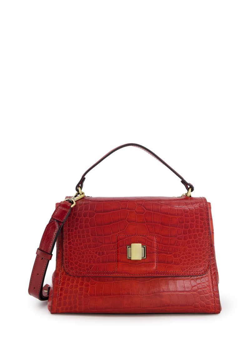 Rode handtas van krokodillenleer textuur met bovenhandvat, verstelbare schouderriem en gouden sluiting op de voorflap.