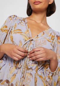 Ted Baker Robe de jour - lilac
