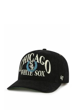 Schwarze Cordura-Baseballmütze mit "CHICAGO WHITE SOX" in Weiß gestickt. Verfügt über ein blaues und grünes Lorbeerdesign. Dezente Markenkennzeichnung an der Seite.