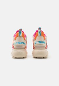 Buffalo CHAI - Sportbačiai - white/pink/orange