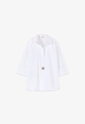 Oltre, CAMICIA OVER CON DETTAGLIO GIOIELLO - Bluse - bianco