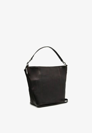 Sac fourre-tout en cuir marron foncé avec fermeture éclair supérieure, une seule poignée courte et une bandoulière longue amovible sur fond blanc.