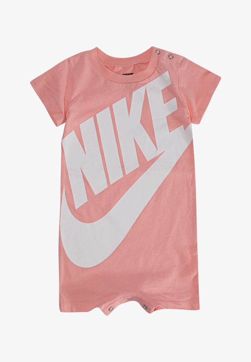 Roza kratka kombinacija s kratkimi rokavi, izdelana iz bombaža, z velikim belim logotipom "NIKE" spredaj in s pritrdilnimi gumbi na rami.