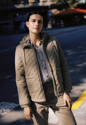 b.young BERTA HOOD  2 - Jas - chinchilla