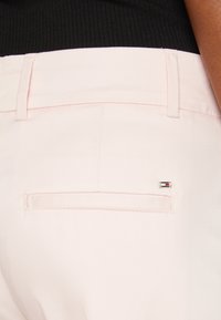 Tommy Hilfiger STRAIGHT  - Bukse - whimsy pink